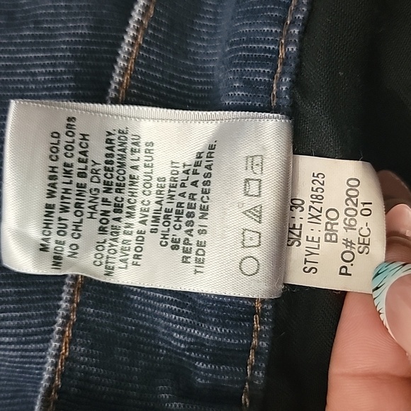 🔥4/$16🔥 Joe's The Braxton Fit Blue Corduroy Straight Leg Pants Mens Size W30 - Picture 6 of 16